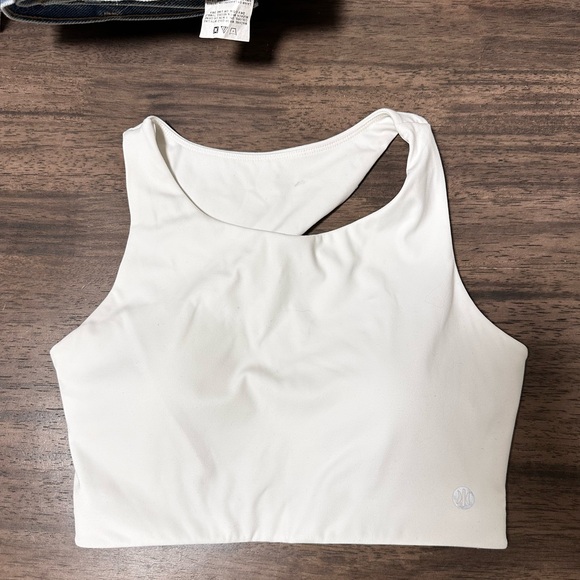 Crop sports top by Astoria sportswear size medium - Picture 3 of 4